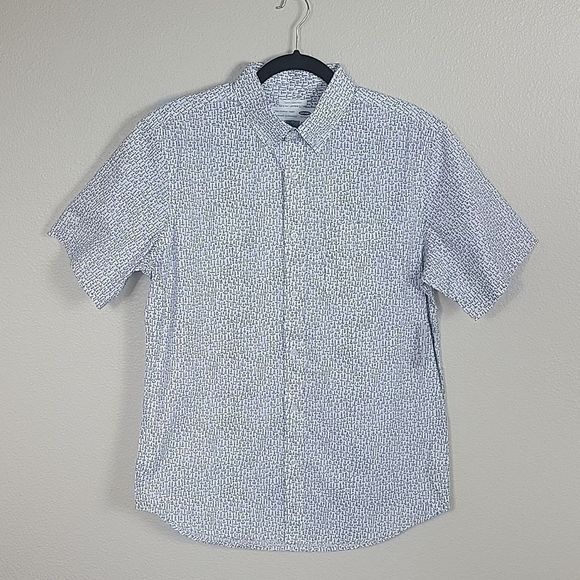NWT Lightweight Old Navy button down with anchor print. Size M - Picture 1 of 6